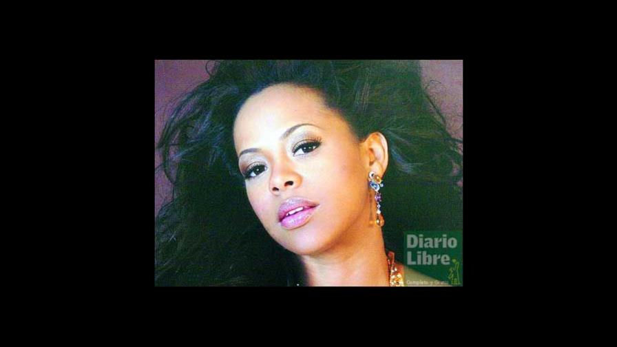 Alejandra Tejada apuesta a la balada pop con disco