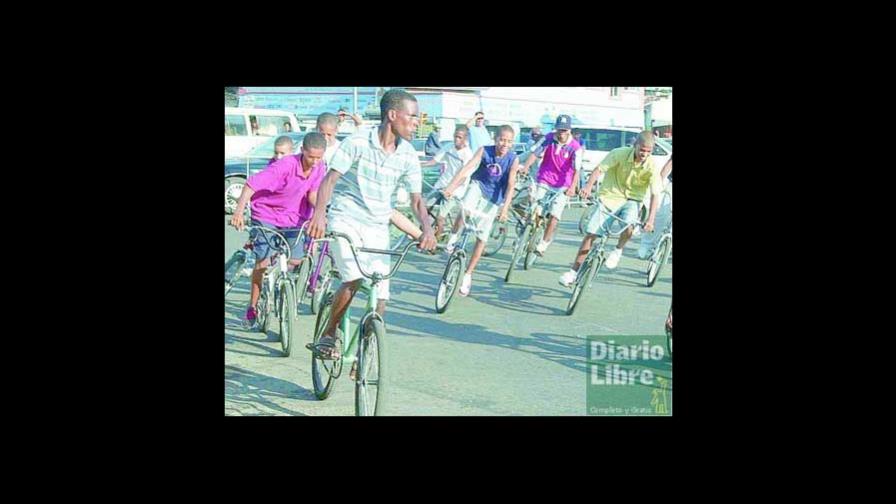 Escuela República de Haití gana el ciclismo escolar