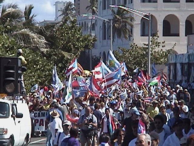 Miles de personas se congregan para asistir a marcha