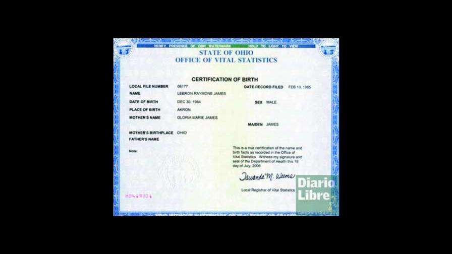 LeBron muestra acta nacimiento para borrar dudas sobre su edad LeBron muestra acta nacimiento para borrar dudas sobre su edad