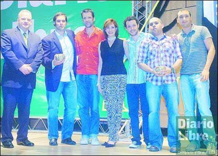 Campaña The One gana The Best of Show Campaña The One gana The Best of Show