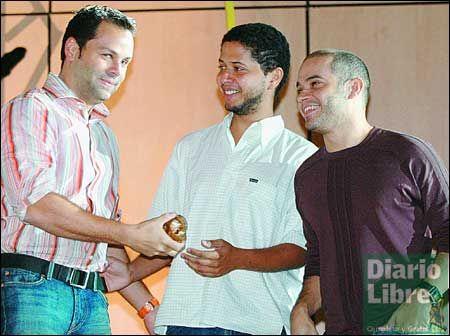 Campaña The One gana The Best of Show Campaña The One gana The Best of Show