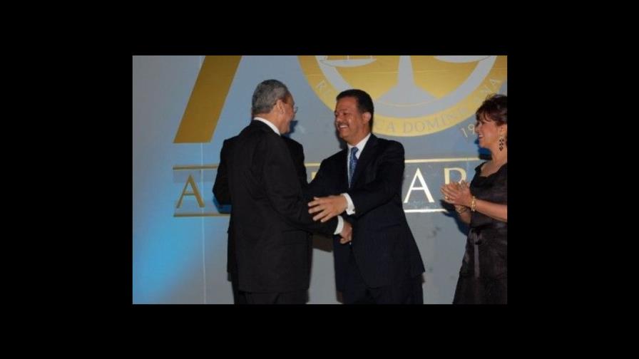 Leonel da espaldarazo a Subero Isa