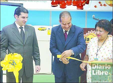 La Curacao inauguró su nueva sucursal en Santiago