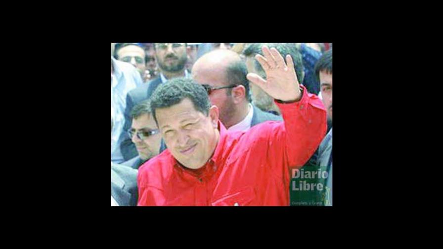 Chávez amenaza con expropiar clínicas
