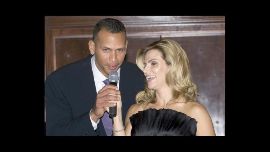 El diseñador Nicolás Felizola se une con Alex Rodríguez por causa solidaria