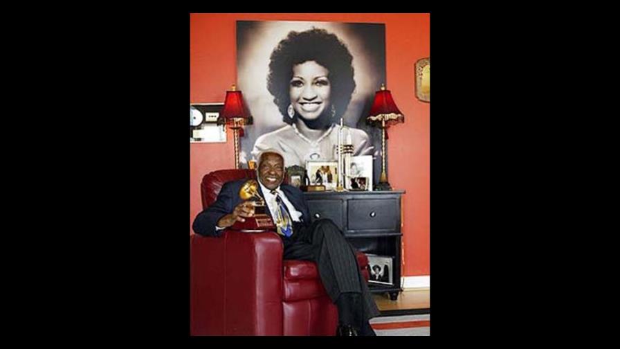 Disputa familiar por cadáver del viudo de Celia Cruz retrasa traslado de restos a NY