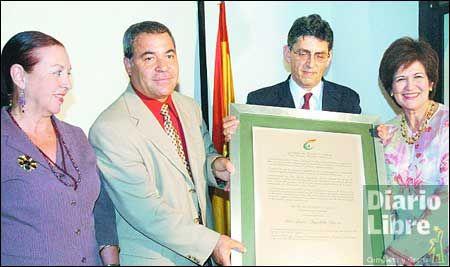 Reconocen a Javier Aiguabella por su labor como gestor cultural