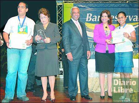 El Banreservas reconoce a 83 hijos de empleados