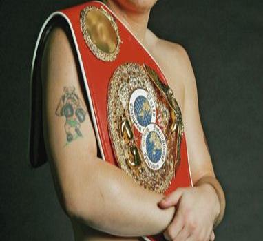 Invictos, Mayweather vs. Hatton