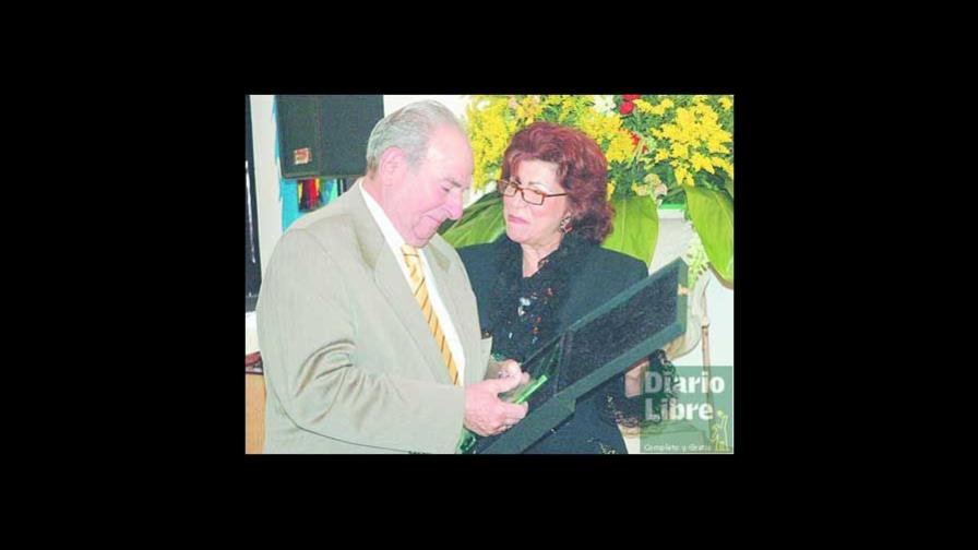 Reconocen labor de José A. Bermúdez