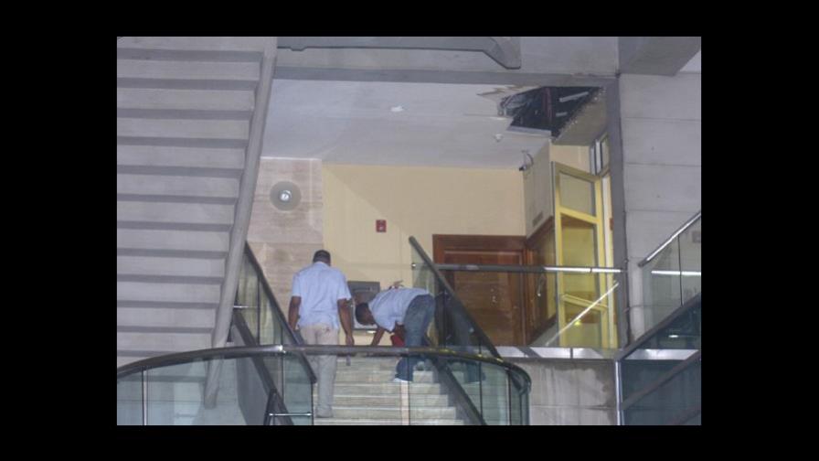 Agua se filtra en edificio de la Suprema Agua se filtra en edificio de la Suprema