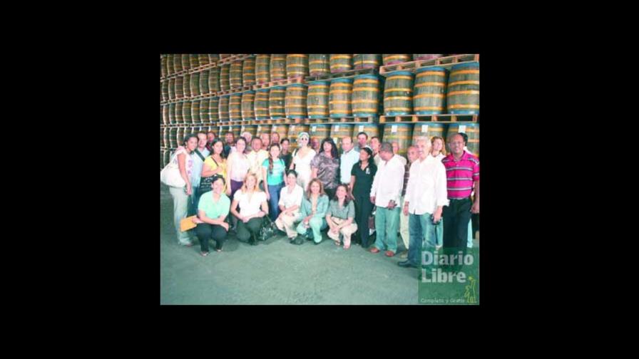Brugal y Co. recibe prensa en planta de Puerto Plata