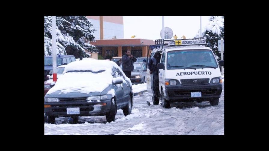 La Paz aislada por nevada