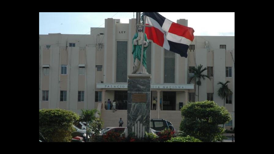 Detienen 15 incluida mujer estafaba con cheques falsos