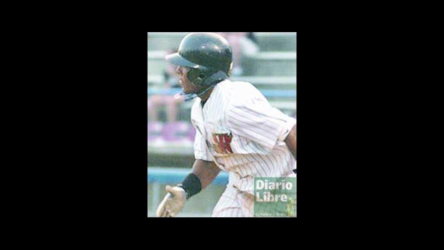 Víctor Mercedes batea para el ciclo