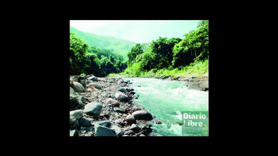 Medio Ambiente prohíbe extracción arena de ríos