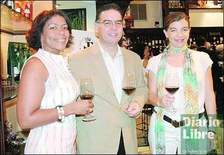 Un brindis en La Enoteca en honor a Xandra Falcó