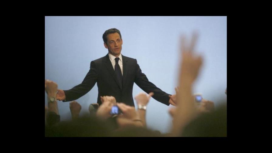 Sarkozy dimite de la presidencia de la UMP