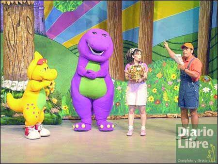 Barney, el dúo Erasure y teatro dominan la escena