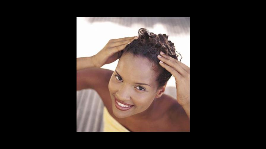 ¿Cómo se produce la caspa y cómo se puede combatir? ¿Cómo se produce la caspa y cómo se puede combatir?