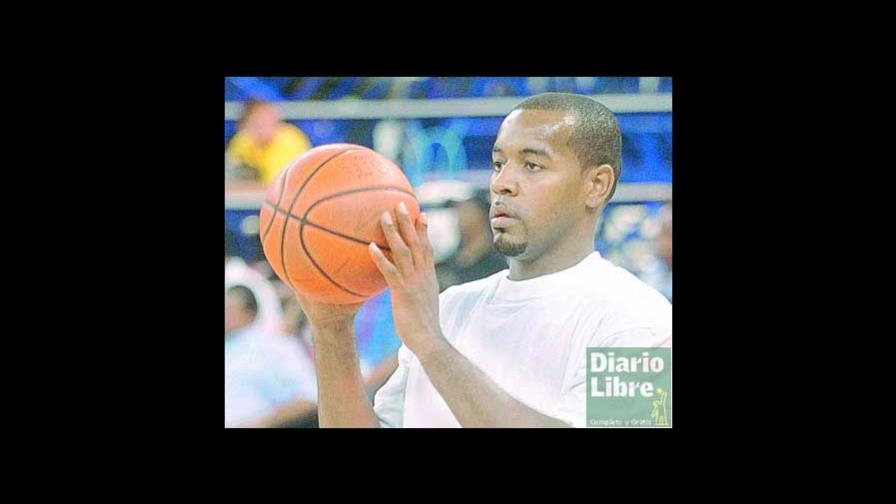 Luis Flores firma contrato para jugar en la liga griega