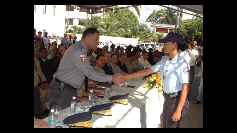 Celebran graduación de policía auxiliar