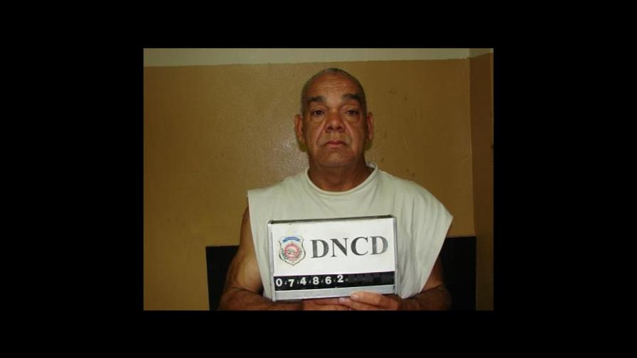 DNCD arresta hombre que pretendía viajar con 97 bolsitas de cocaína DNCD arresta hombre que pretendía viajar con 97 bolsitas de cocaína