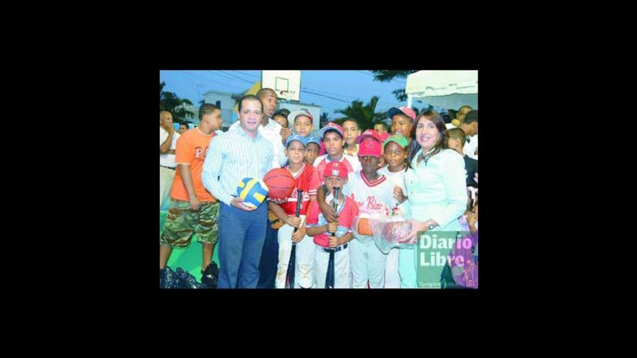 Ayuntamiento SDE inaugura otra cancha en Bello Campo