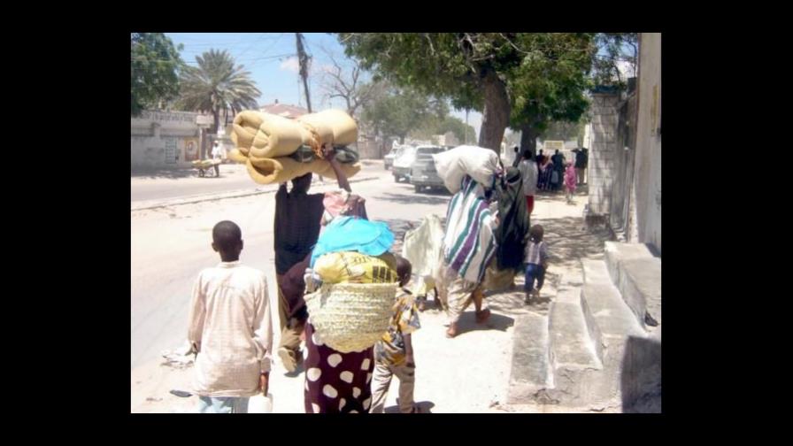 Exodo de refugiados tras combates en Somalia