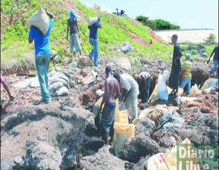 Una mina de hierro a orillas del mar Caribe