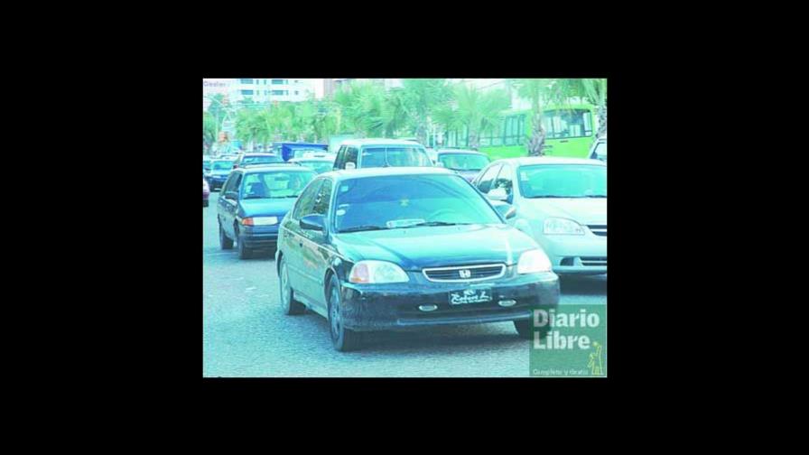 Asociaciones de taxis deciden subir tarifas para cubrir costos