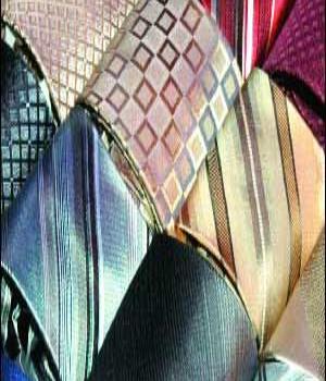 Padres conocen nuevas tendencias al estilo de la firma Kenneth Cole