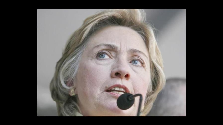 Senadora Hillary Clinton pide salud al cumplir 60 años