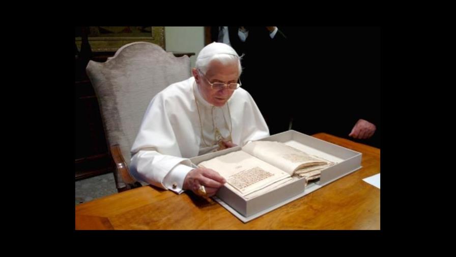 Benedicto XVI suprime la elección del Papa por mayoría simple