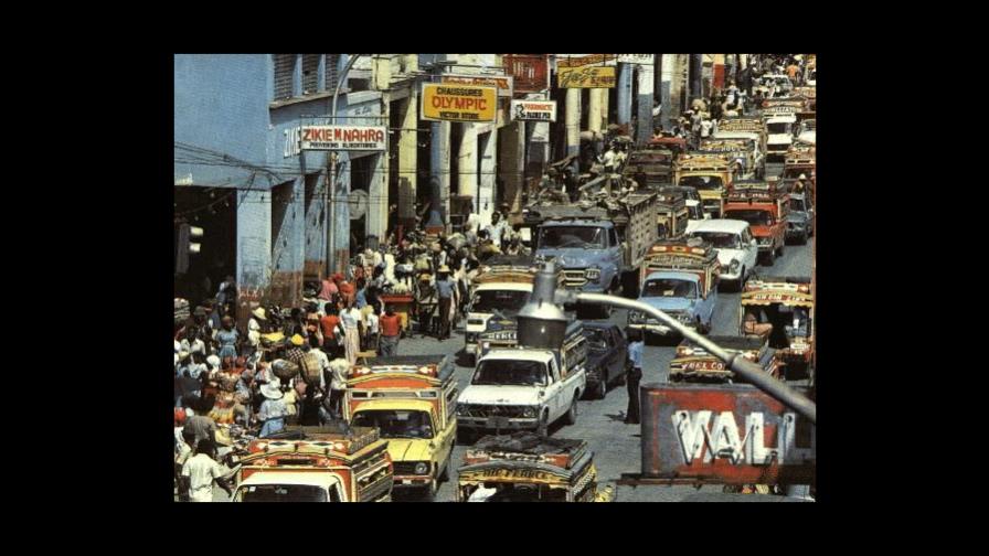 Buque de la Armada argentina parte hacia Haití con material logístico