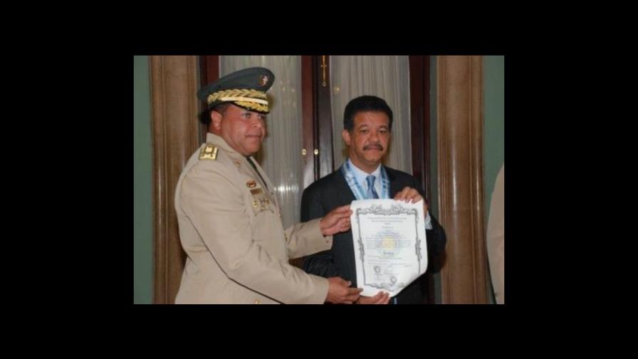 LF fue condecorado con la Cruz de Oro de la CFAC