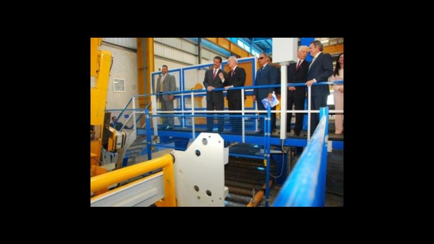Presidente asiste a inauguración de planta de aluminio