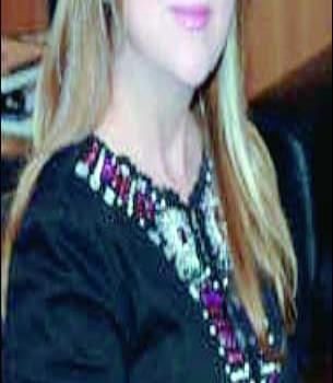 Nuria y Huchi Lora negocian su entrada a la estación Z-101 Nuria y Huchi Lora negocian su entrada a la estación Z-101