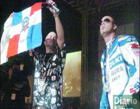 Altos de Chavón respalda a Wisin y Yandel con un lleno total, de pie y coreando cada tema