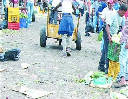 Mercados son un caos en Santiago