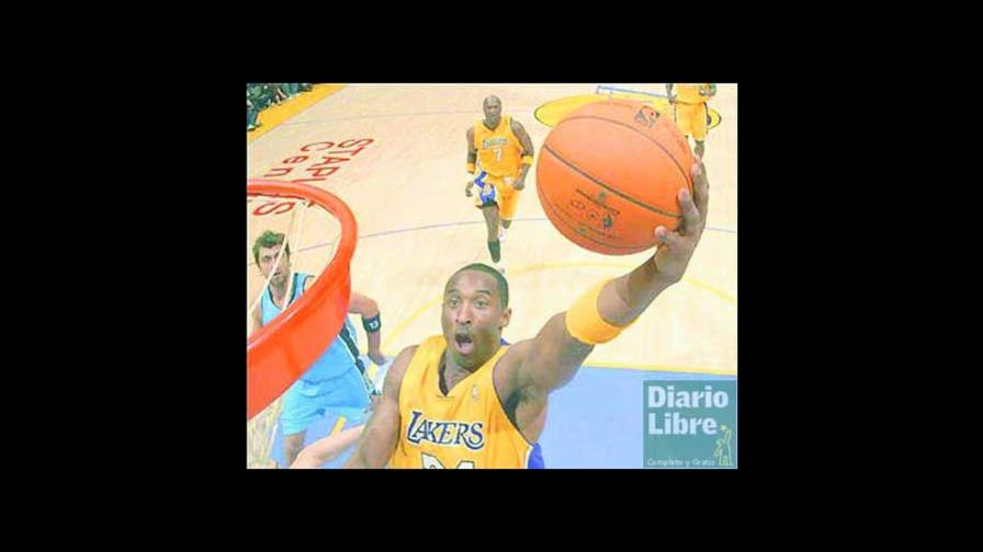 Lakers quieren medio equipo de Chicago Bulls por Kobe Bryant