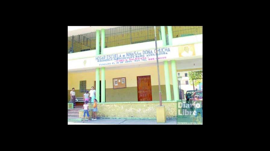 Gobierno promete recursos para el hogar Doña Chucha