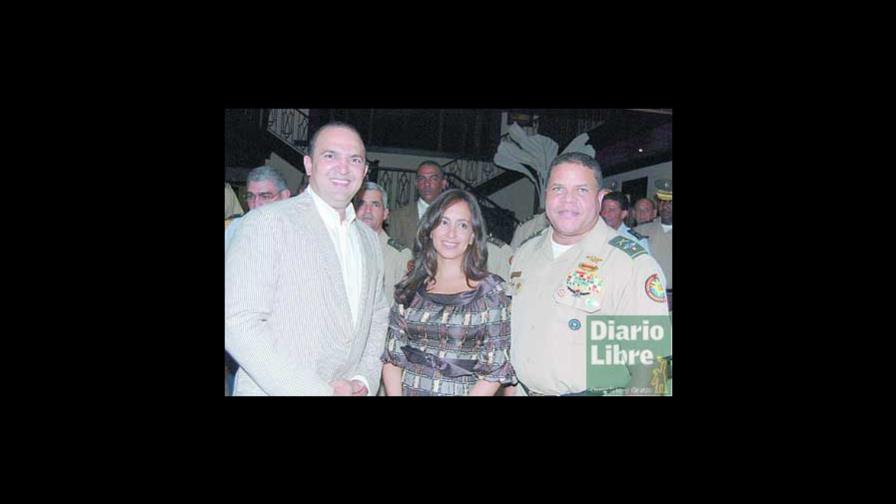 Empresario ofrece recepción Empresario ofrece recepción