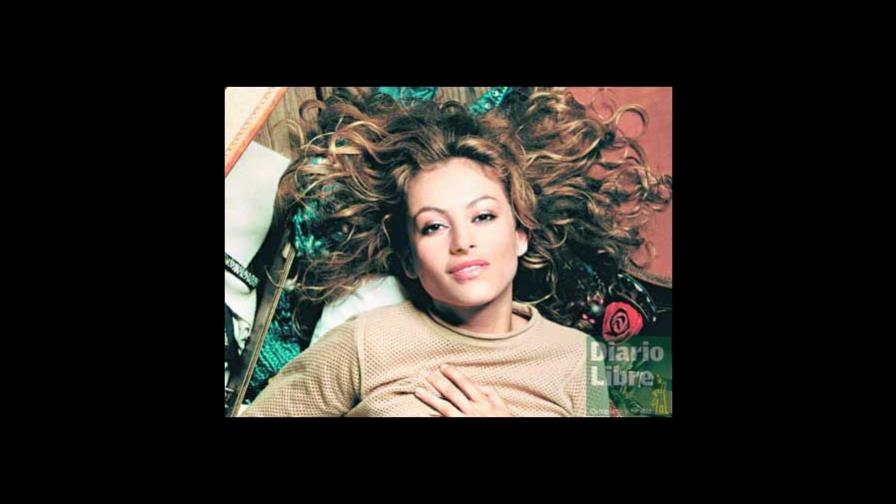 Vestido revive un lío entre Paulina y Thalía