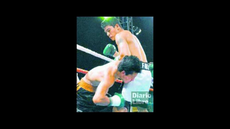 José Alfaro conquistó la corona de los pesos ligeros