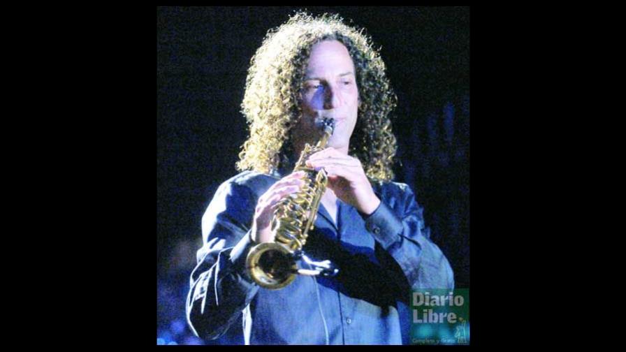 Érase un hombre a un saxofón pegado; érase una nariz superlativa... Érase un hombre a un saxofón pegado; érase una nariz superlativa...