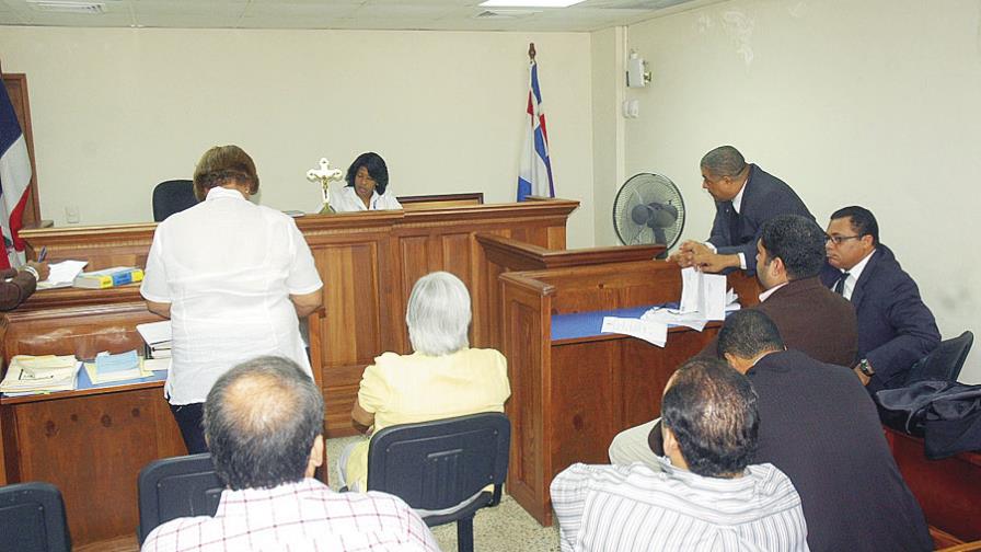 Aplazan proceso por torre Cacicazgos