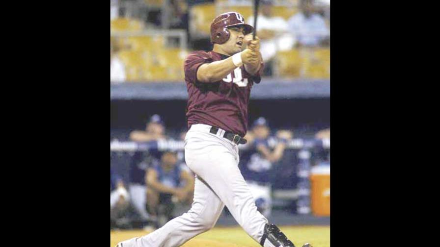 Kendry Morales guía triunfo de los Gigantes 10-8 sobre las Águilas