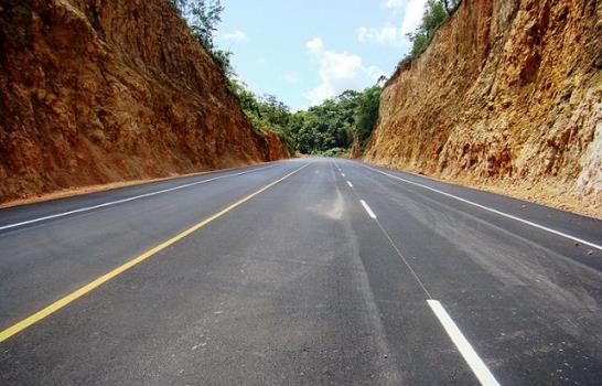 Obras Públicas abre carretera Santo Domingo-Samaná
